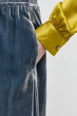 Γυναικεία Παντελόνια φόρμας Παντελόνι φόρμας Weekend Max Mara μπλε 9 Γυναικεία Παντελόνια φόρμας Παντελόνι φόρμας Weekend Max Mara μπλε -Αξεσουάρ || Παπούτσια || Ρούχα Κατάστημα unnamed file 1244