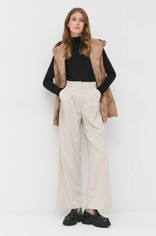 Γυναικεία Γιλέκα Αμάνικο από πούπουλα Weekend Max Mara χρώμα: καφέ 4 Γυναικεία Γιλέκα Αμάνικο από πούπουλα Weekend Max Mara χρώμα: καφέ - Image 2