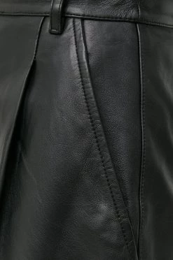 Γυναικεία Σορτς Δερμάτινα σορτς Weekend Max Mara μαύρο, 9 Γυναικεία Σορτς Δερμάτινα σορτς Weekend Max Mara μαύρο, -Αξεσουάρ || Παπούτσια || Ρούχα Κατάστημα unnamed file 2316